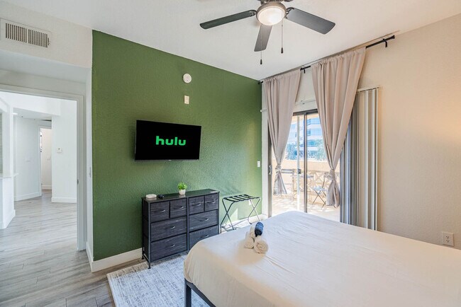 Building Photo - 2155 S 55th St