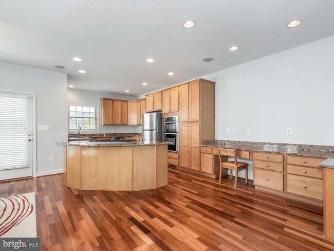 Building Photo - 25813 Mews Terrace