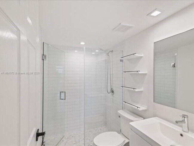 Building Photo - 9020 SW 125th Ave