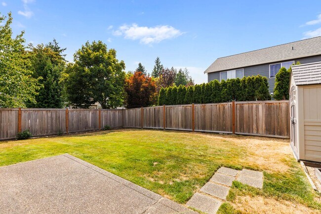 Building Photo - Stunning 4 bedroom Home in Coveted Deer Ridge Community
