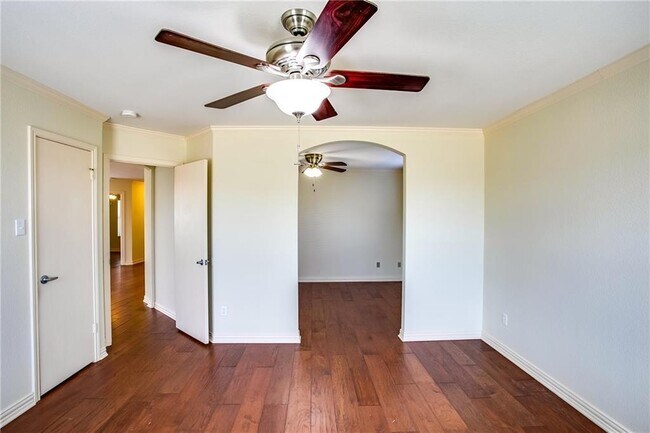 Building Photo - 122 Quail Hollow Dr
