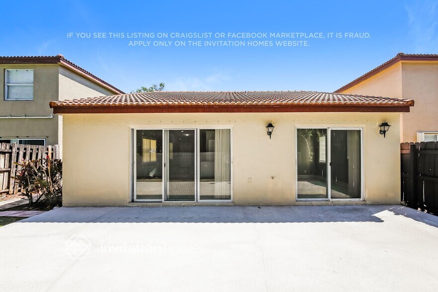 Building Photo - 119 NW 44th Terrace