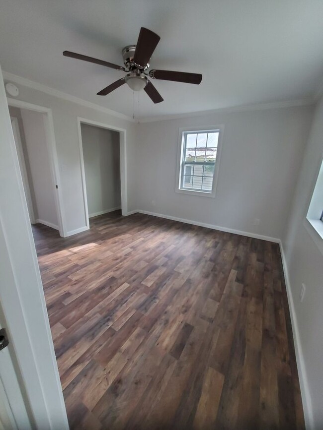 Building Photo - 353 Bayou Rd