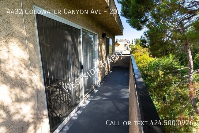 Building Photo - 4432 Coldwater Canyon Ave