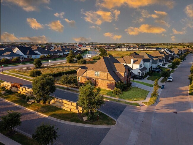 Building Photo - 764 Tallgrass Dr