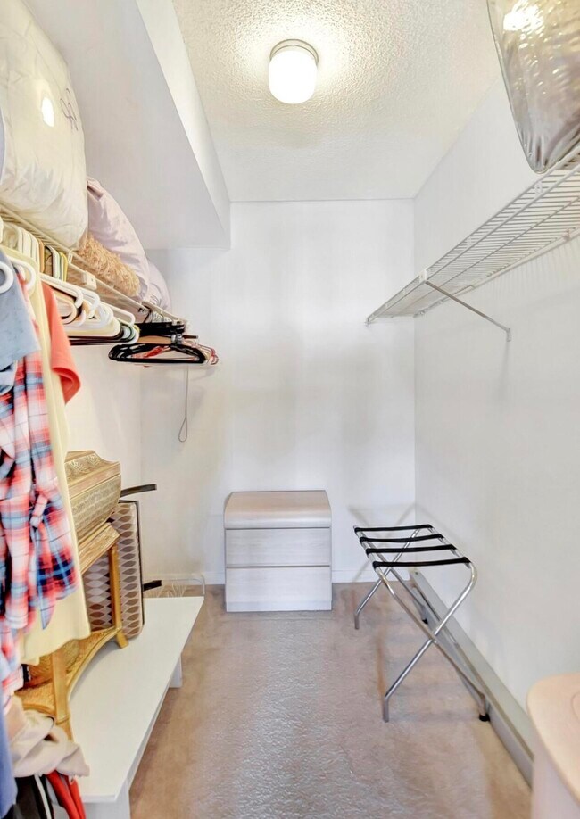 Building Photo - 4070 Tivoli Ct