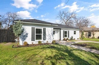 Building Photo - 4024 Carolyn Rd