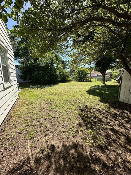 Building Photo - 2448 E Aloma St