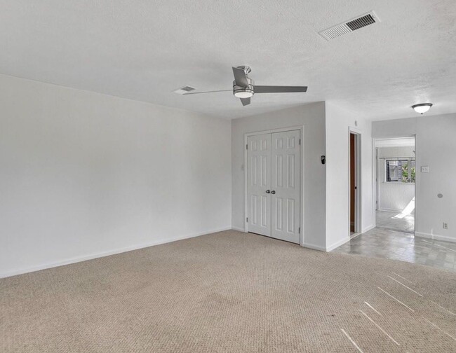 Building Photo - 2044 Thonig Rd