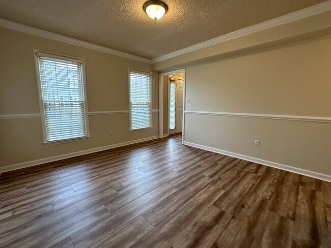 Building Photo - 328 Brookside Ct