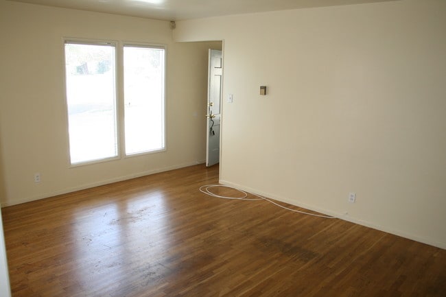 Living room facing front door and driveway - 1134 22nd St
