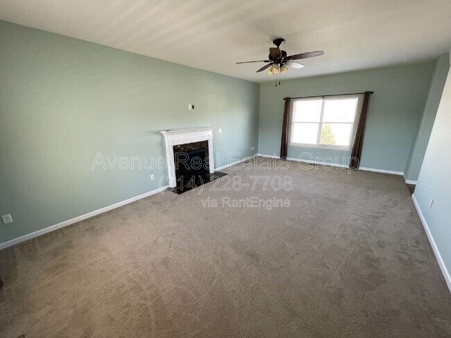 Building Photo - 5533 Emerald Pl Dr