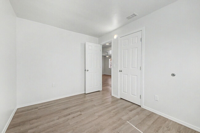 Building Photo - 2045 E Orange St.