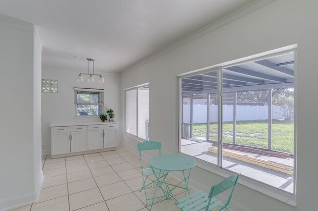Building Photo - 121 S Triplet Lake Dr
