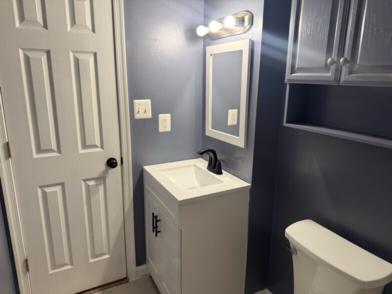 Building Photo - 5303 Stockton Ct