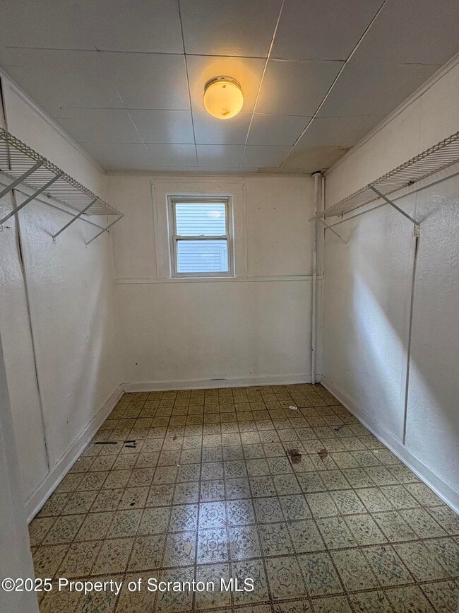 Building Photo - 1318 N Washington Ave