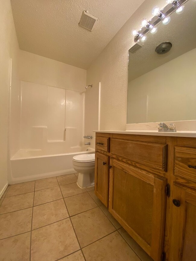 Building Photo - Duplex