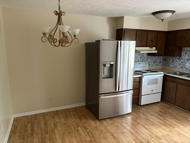 Building Photo - 415 Ridgewood Ln