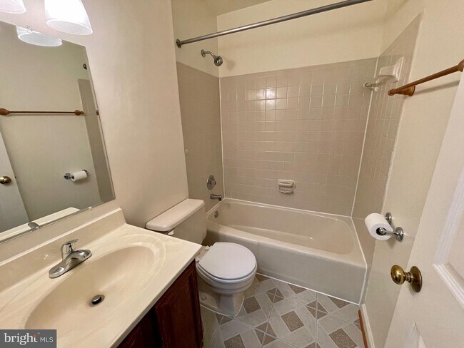Building Photo - 5847 Rockdale Ct