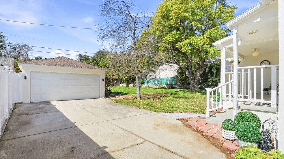 Building Photo - 1755 Craig Ave