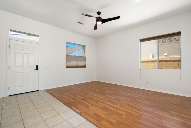 Building Photo - 45160 Debbie Dr