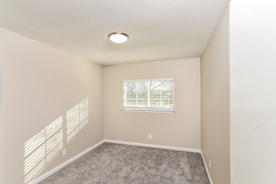 Building Photo - 4234 Sunrise Cove Dr