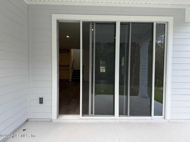 Building Photo - 644 Farmfield Dr