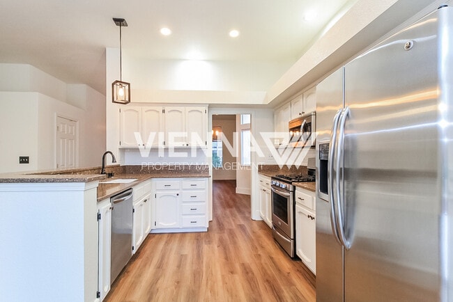 Building Photo - 1418 Lorimer Way