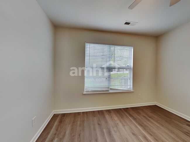 Building Photo - 770 Peachtree Meadows Cir