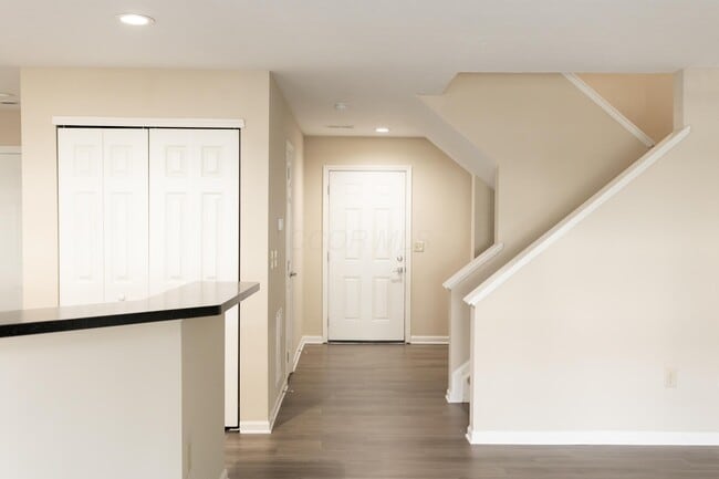 Building Photo - 5008 Stratford Pine Ln