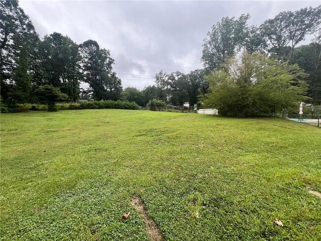 Building Photo - 1128 Lanier Dr