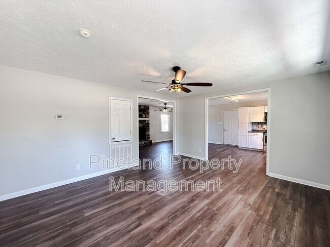 Building Photo - 1690 Clairborne Dr