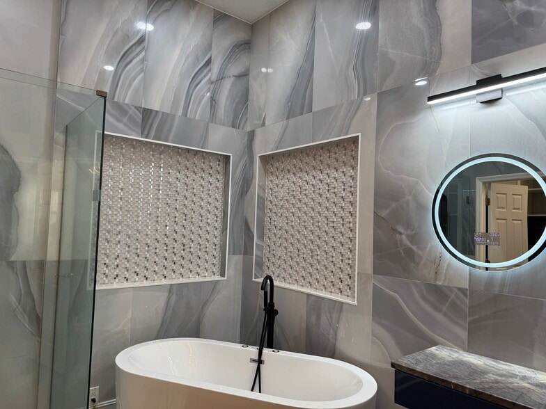 Building Photo - 11745 Via Lucerna Cir