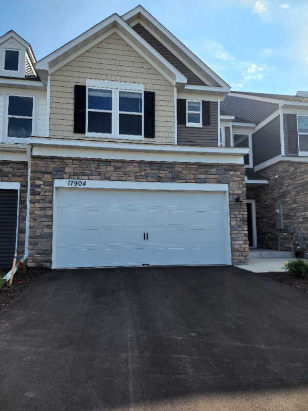 Building Photo - 17904 Giants Wy