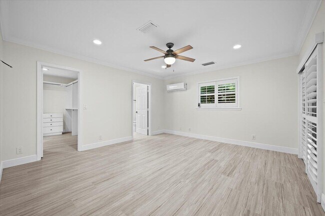 Building Photo - 12831 Shore Dr