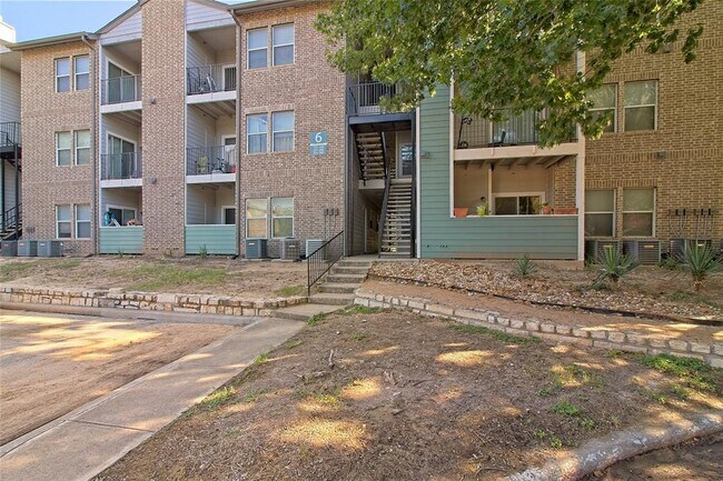 Primary Photo - 12166 Metric Blvd