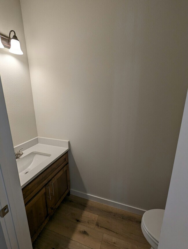 Building Photo - 137 S Bluff Ave