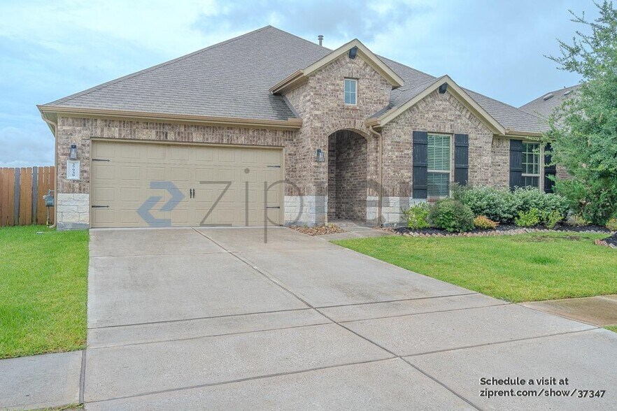 Building Photo - 27939 Parkside Creek Dr
