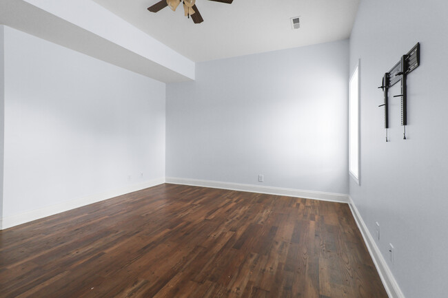 Building Photo - 2588 Hattington Dr