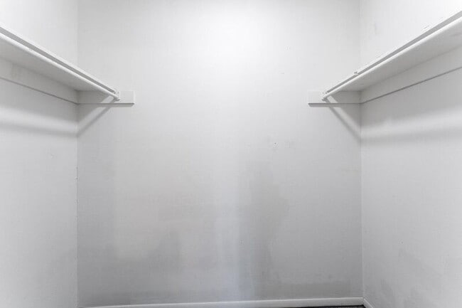 Building Photo - 2316-2318 Raven Ln