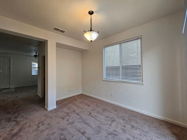 Building Photo - 8 Halsey Pl