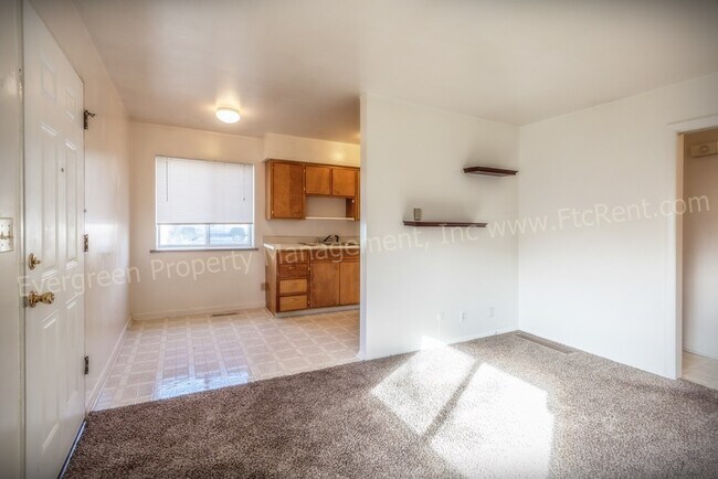 Building Photo - 309 N Shields St