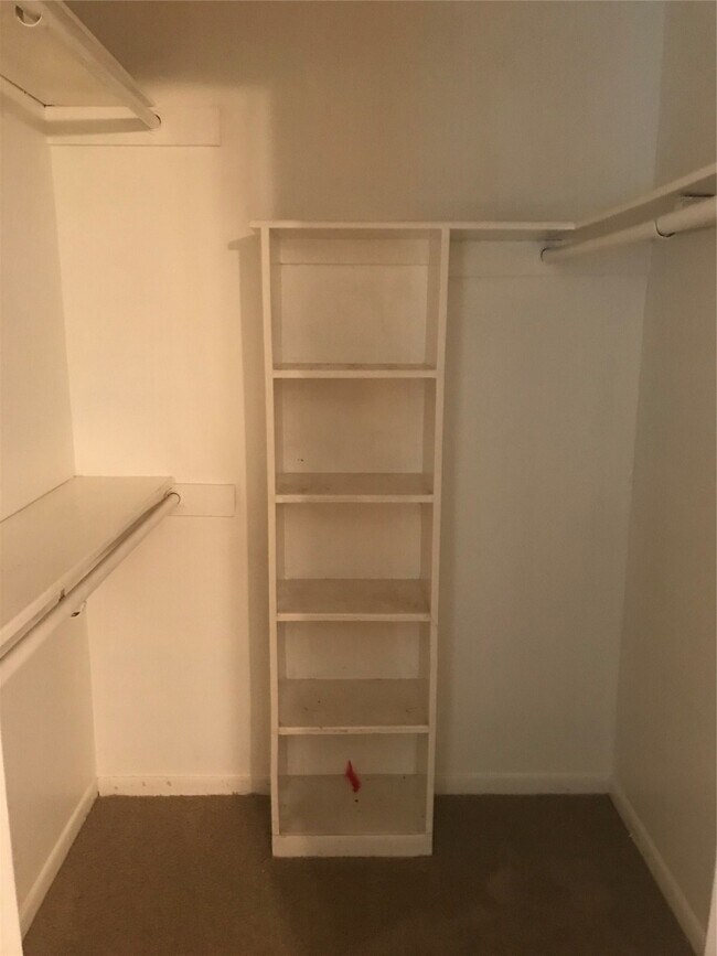 Building Photo - 13131 Ellesmere Dr