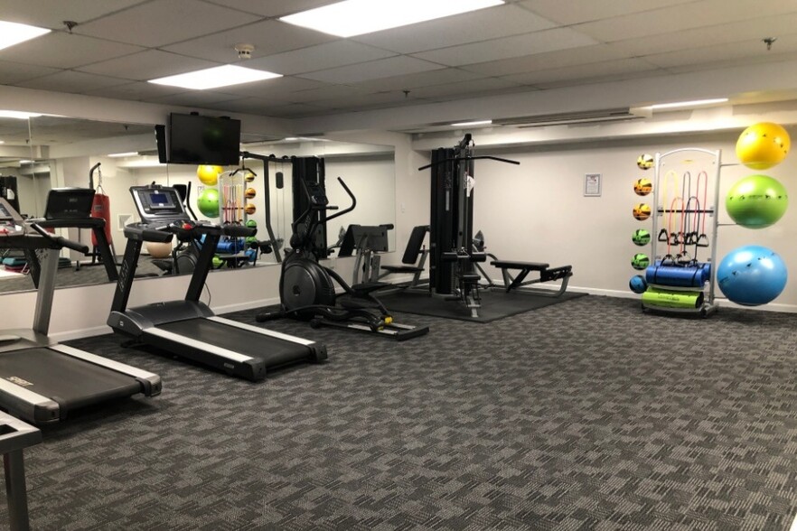 Fitness Center - Carisbrooke at Manchester