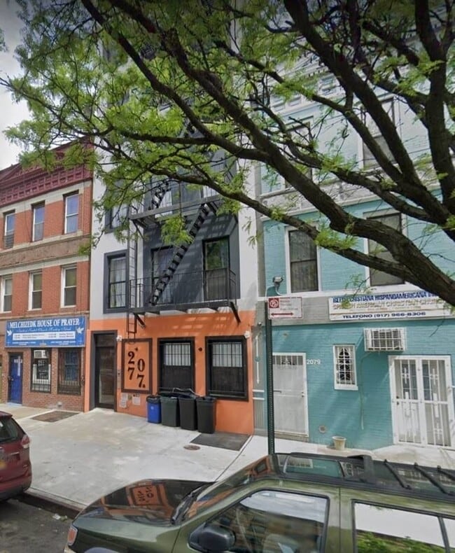 Primary Photo - 2077 Fulton St