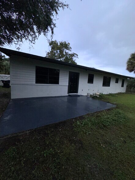 Building Photo - 429 Ventura Ave