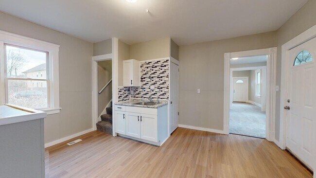 Building Photo - 3218-22 Walton