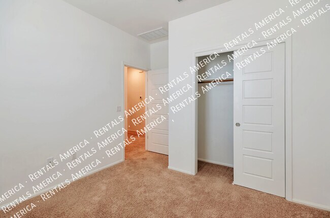 Building Photo - 6325 S Crescent Peak Dr