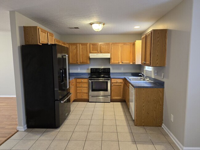 Building Photo - 1092 Winding Oak Trail