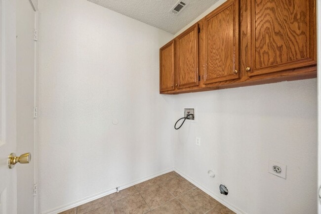 Building Photo - 1602 Develon Dr